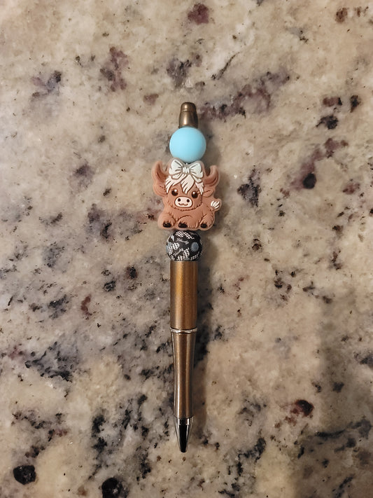 Cute Highland Cow Beaded Pen | Handmade Farm Animal Ballpoint Pen | Refillable Silicone Bead Pen | Rustic Desk & Office Gift