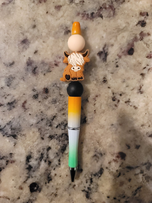 Highland Cow Beaded Pen | Handmade Farmhouse Ballpoint Pen | Refillable Silicone Bead Pen | Western Desk Accessory | Country Gift